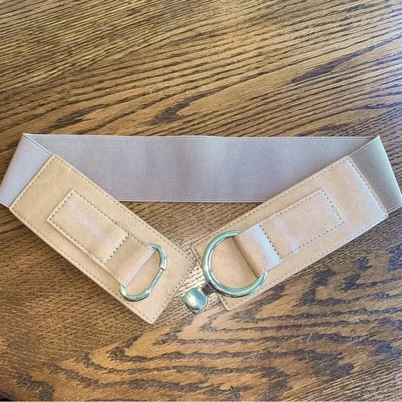 CAMEL Stretch Belt S/M Brass Color Buckle Nice - Picture 1 of 5